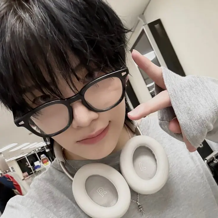 TidyToque1122의 Transfer student from Japan