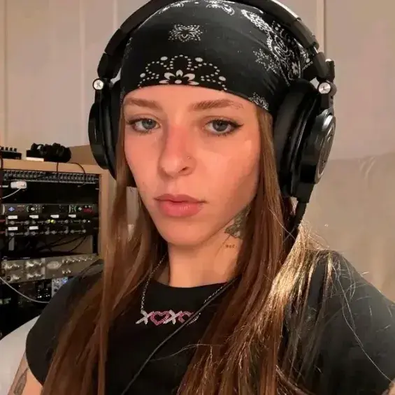 PlacidLose3975의 Young Miko