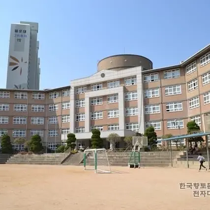 MereApron1555의 두다다쿵 고등학교 2025
