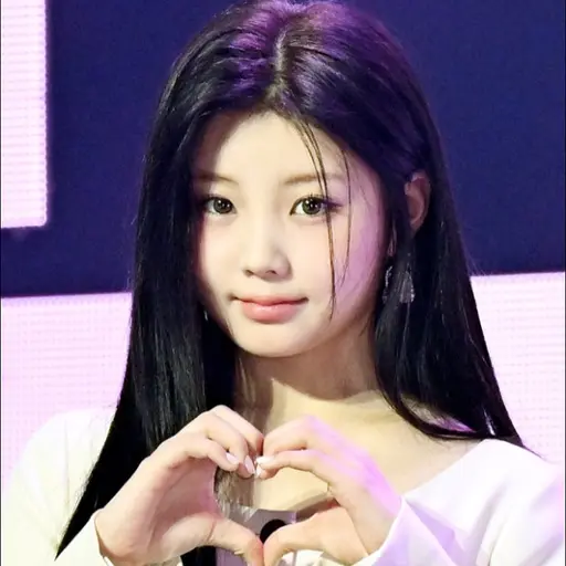 CaringJazz7430의 친언니 원희♡