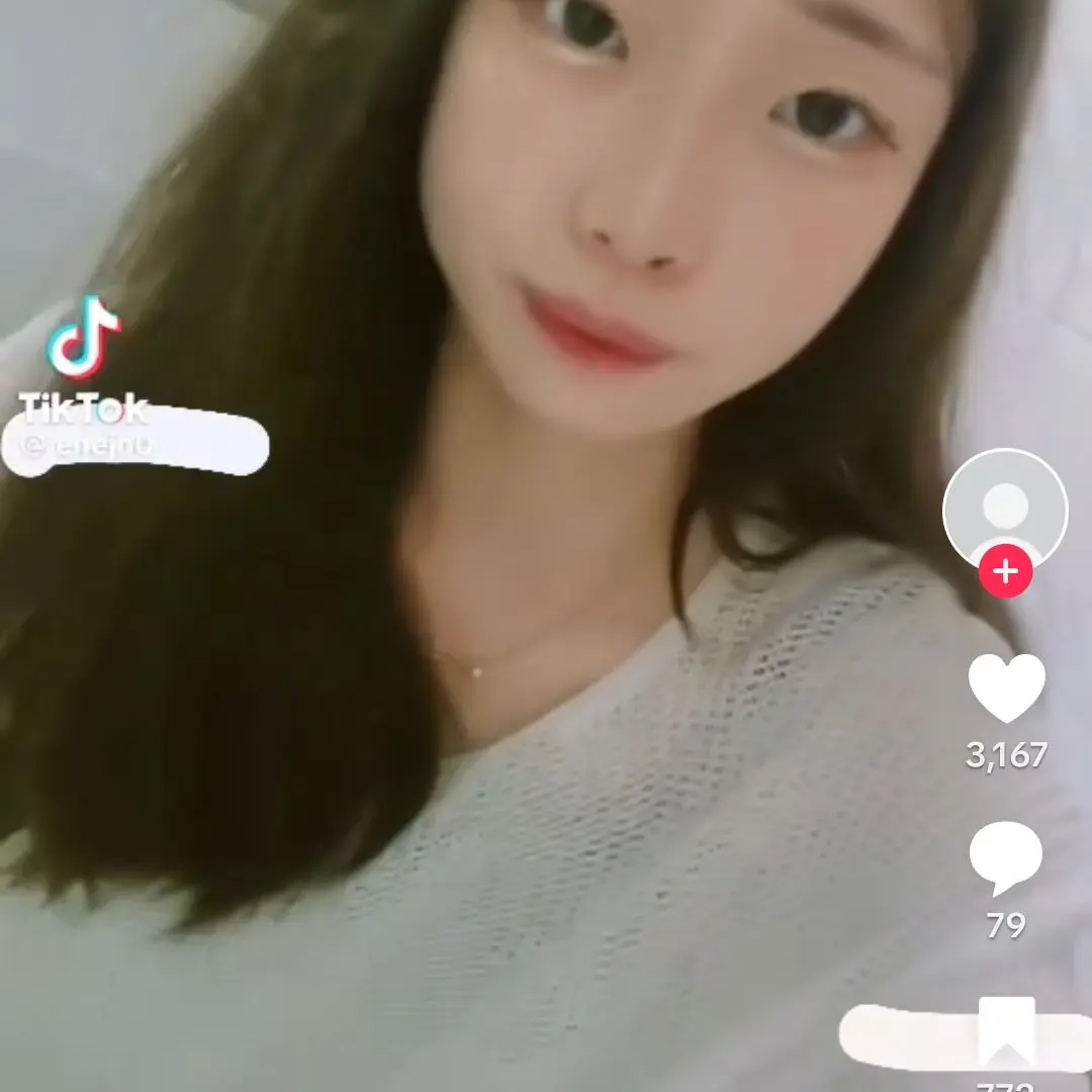 ClumsyFly2958의 친누나