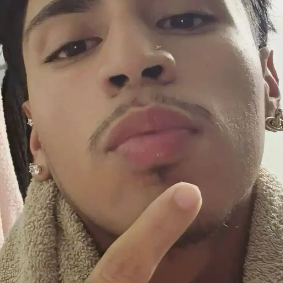 SpongyPump6840의 Billionaire CEO X chunky baddie