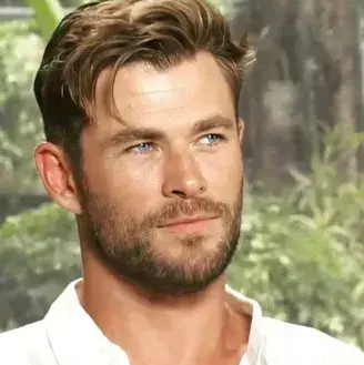PlushyPig0185의 Chris Hemsworth