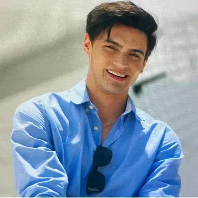 VagueGlue0085의 Nathaniel Croft