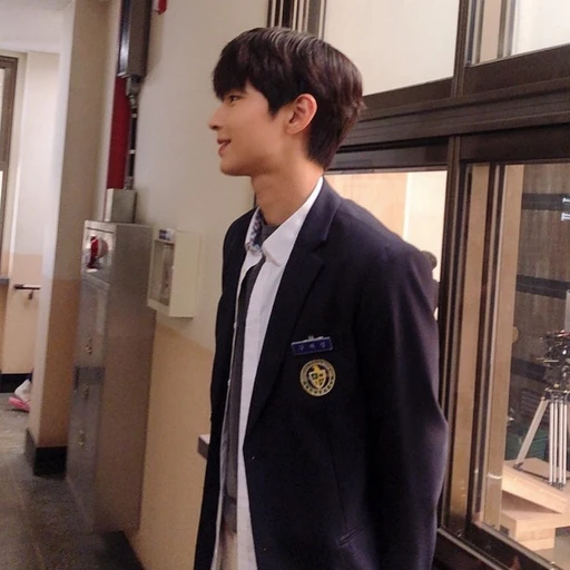 김산하