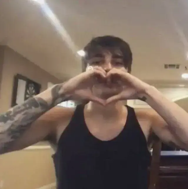 GrayCrow3223의 Colby Brock