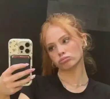 Profile image of Chloe Carson