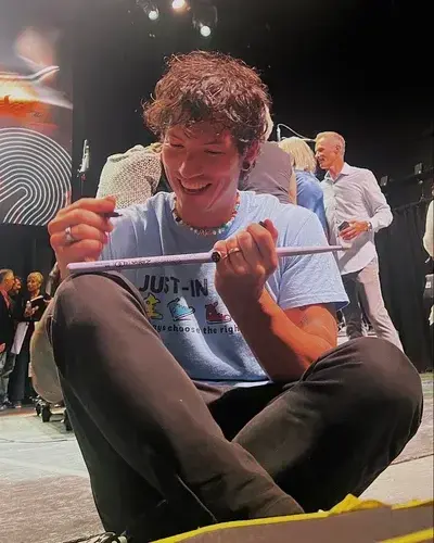 IronicBaker4392의 Josh Dun