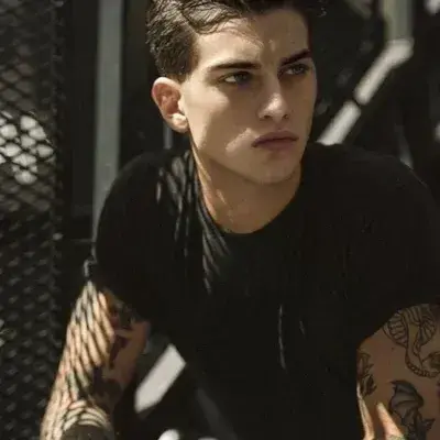 BarrenEmber4646의 Enemies to lovers