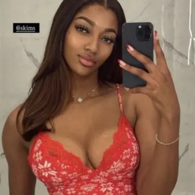 Profile image of Angel Reese