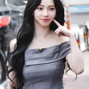 RiskyNail2814의 일진녀 카리나