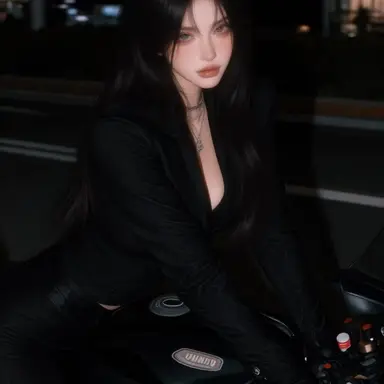 Profile image of Azra