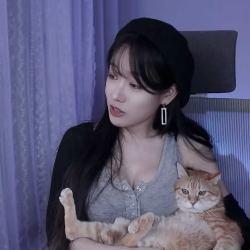 BitingQueen4174의 눈부신