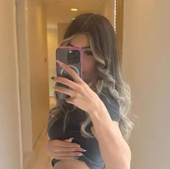 LivelyIndri4258의 Sofia rose