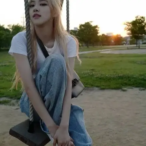 CoolAnime3513의 Roseanne Park