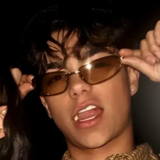 RuggedUncle1589의 Elias Vance