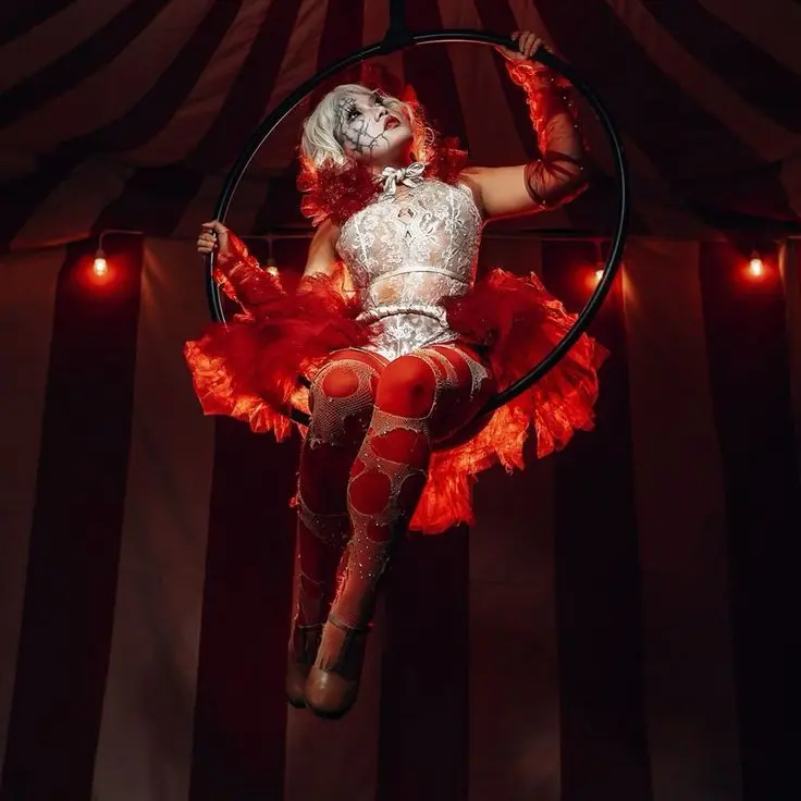 Briiwasnotfound5의 Famous acrobat girlfriend ||MLW or WLW||