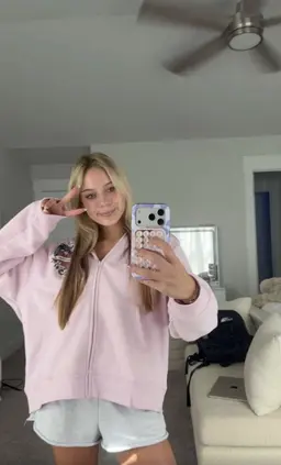 Profile image of Mia