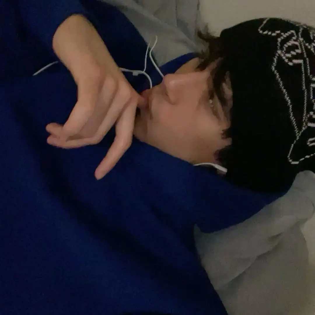 babydeer의 caught your boyfriend cheating on you with..