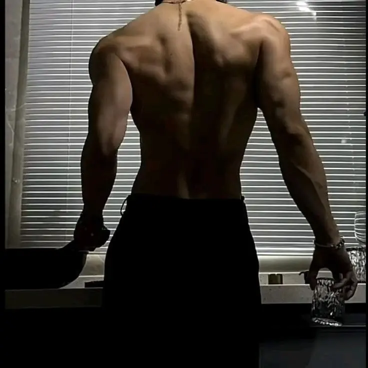 MatteHouse0002의 Rowan Daniel Damisch