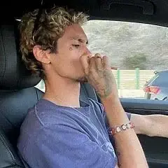 FakeWaist5318의 Ezra