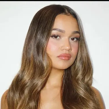 Profile image of Chloe Miller