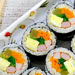 CrispyEider0012의 뭔데 이 김밥은