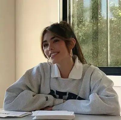 ShabbySatin3692의 Skylar Vance