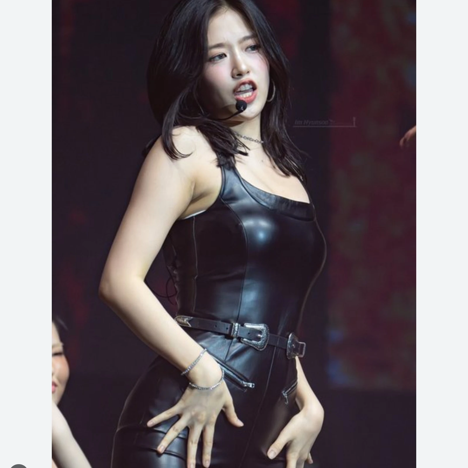 안유진