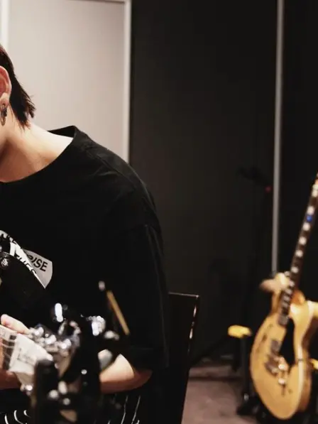 .Kasanaru_ha_aironii.의 今の彼氏は...前の彼氏は...