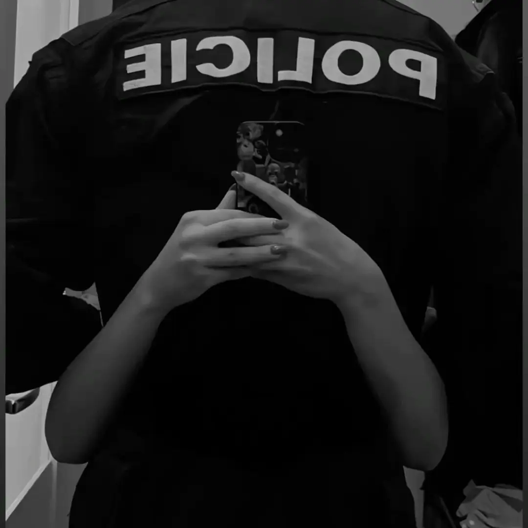 WoodyVise9686의 Police husband