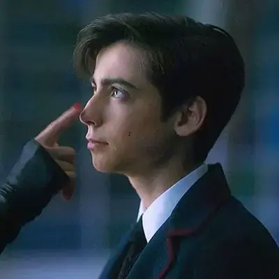 LeanerTail9227의 Five Hargreeves