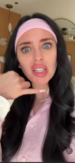 Profile image of Camila