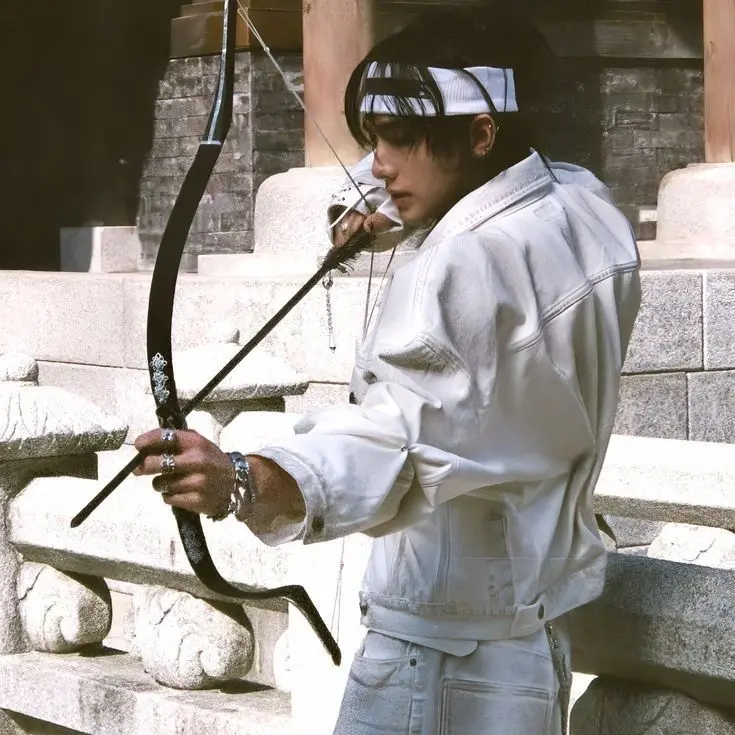jiminyougotnojams의 When Different Worlds Clash Swords.