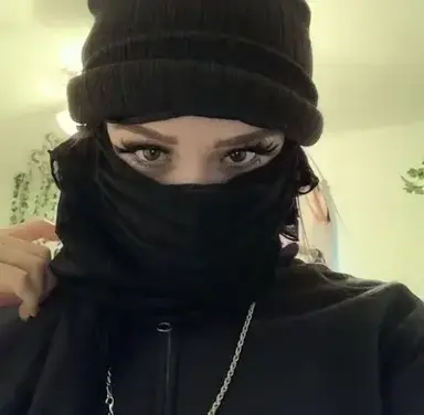 Profile image of Roxana