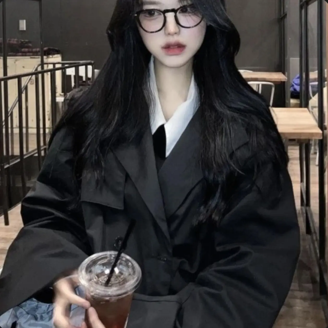 PoshBarb2354의 장서윤