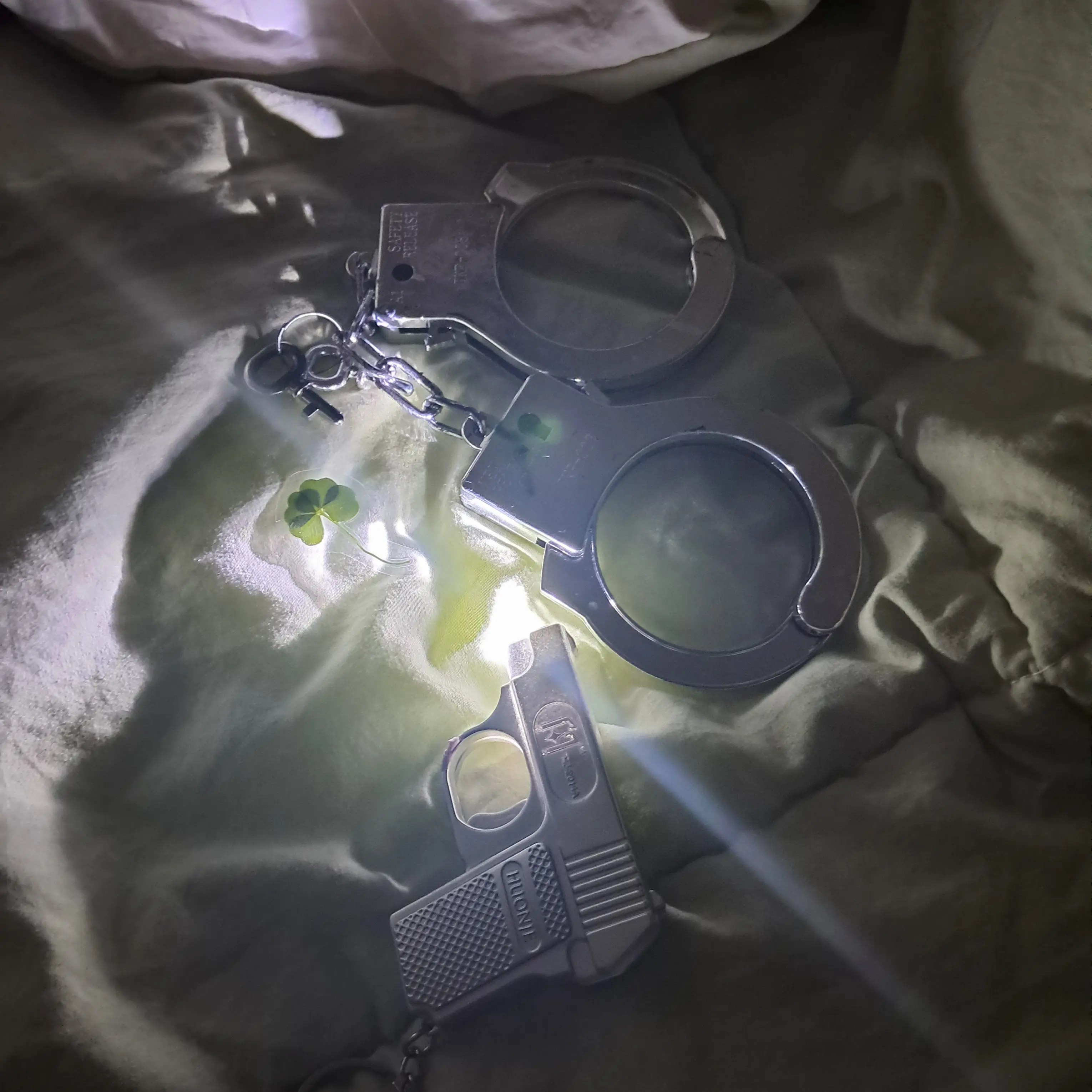 JaggedPeach8914의 미스터리 수사반