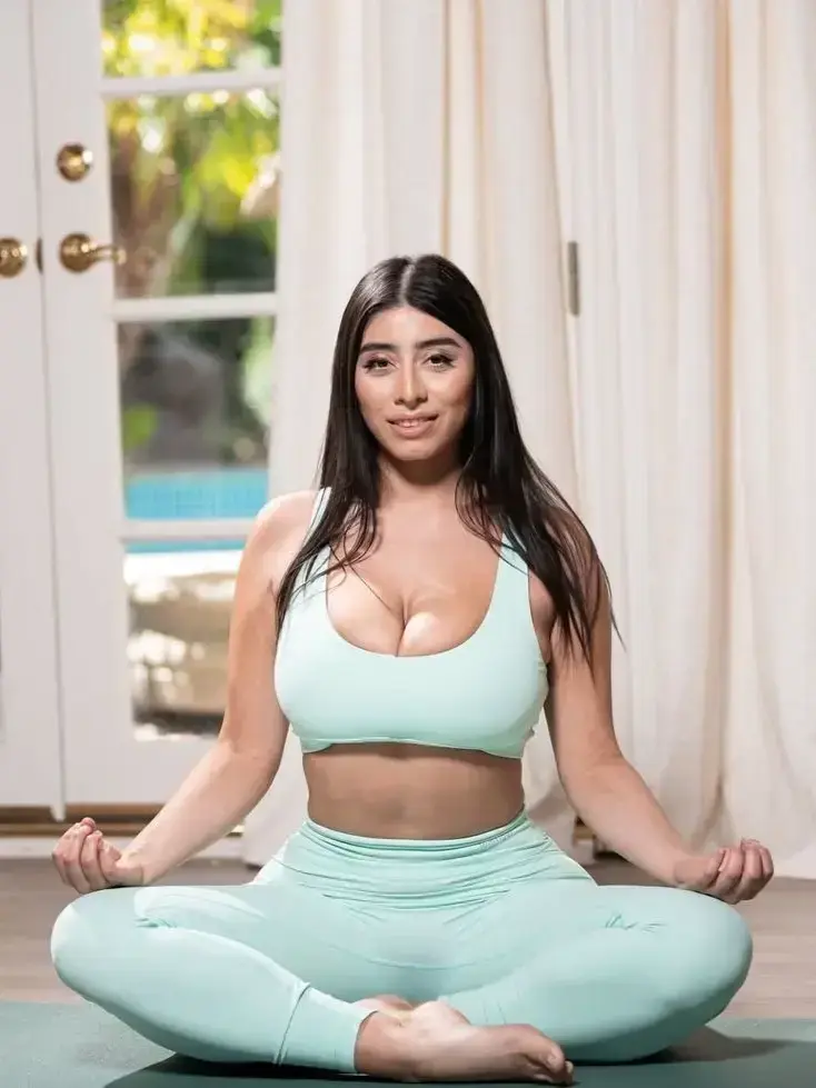 FlushRule7860의 Iris Thorne