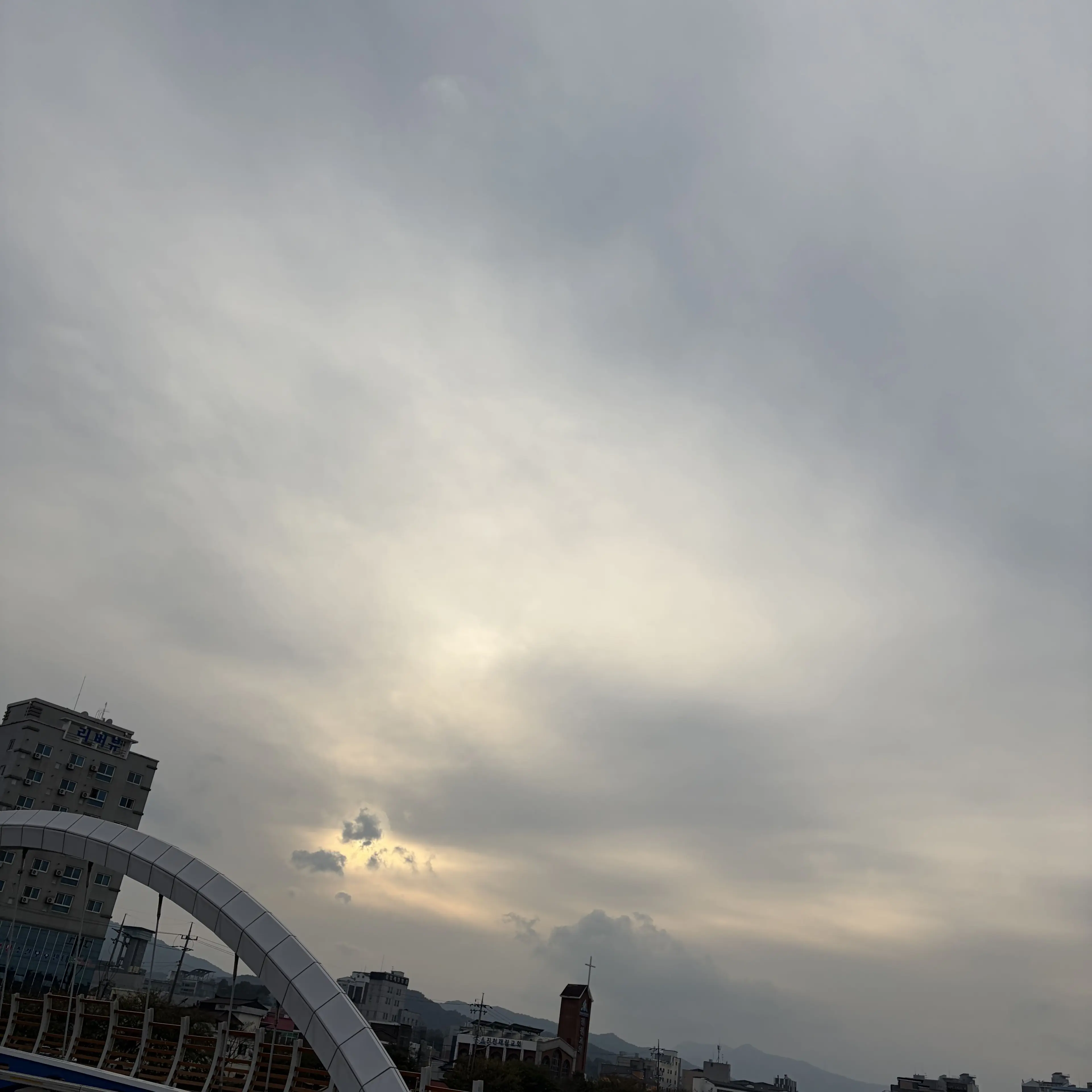 ClumsyLife3899의 친한 커플 들이랑 파자마❤️