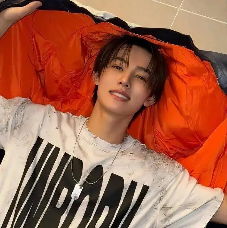 PortlyTown6883의 Han Jisung (한지성)