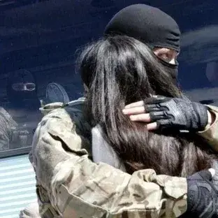 GustyAxe2989의 Military Husband