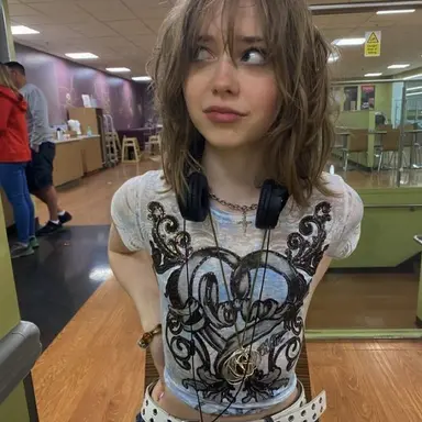 Profile image of Ava