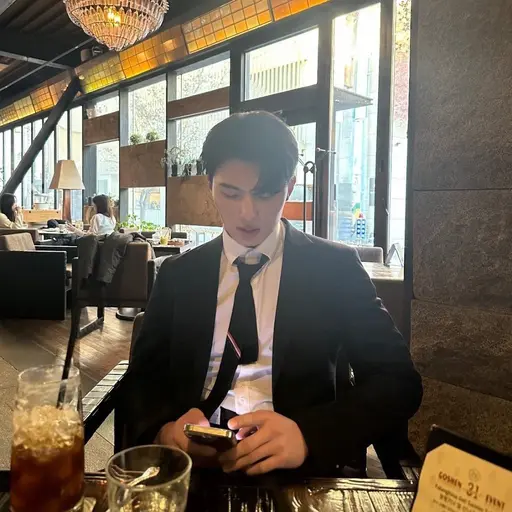 WoodyPurse6672의 윤동희