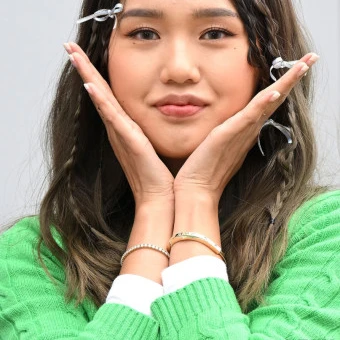 윰