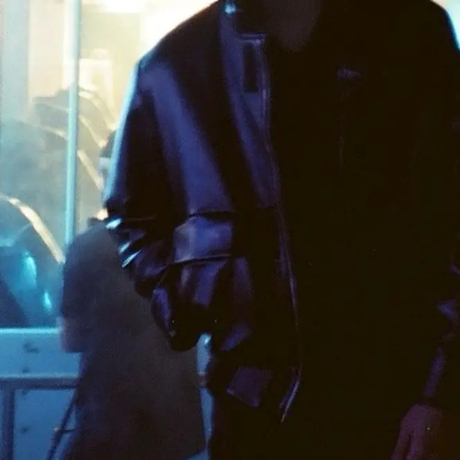 uoyrevo의 ㅤ
