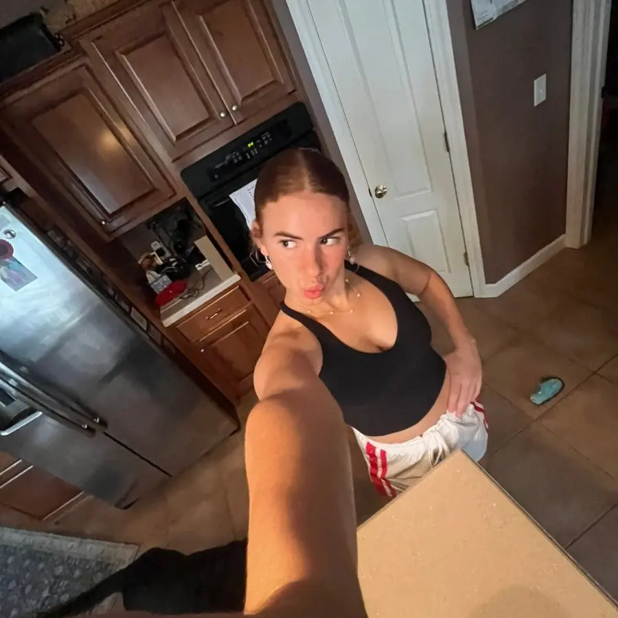 BoldGlaze7799의 After Hours Offer