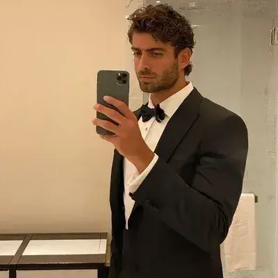 SuperbAtom8367의 Christian Harper