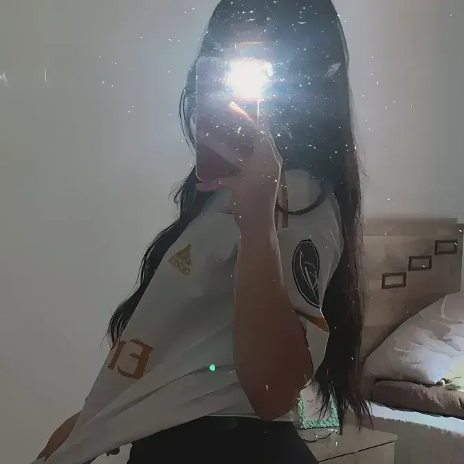 SnarlyChair0781의 Clara-Ex Girlfriend