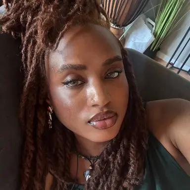 Profile image of Naomi