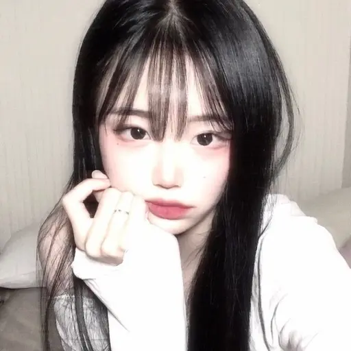 GreasyHut1649의 윤설아